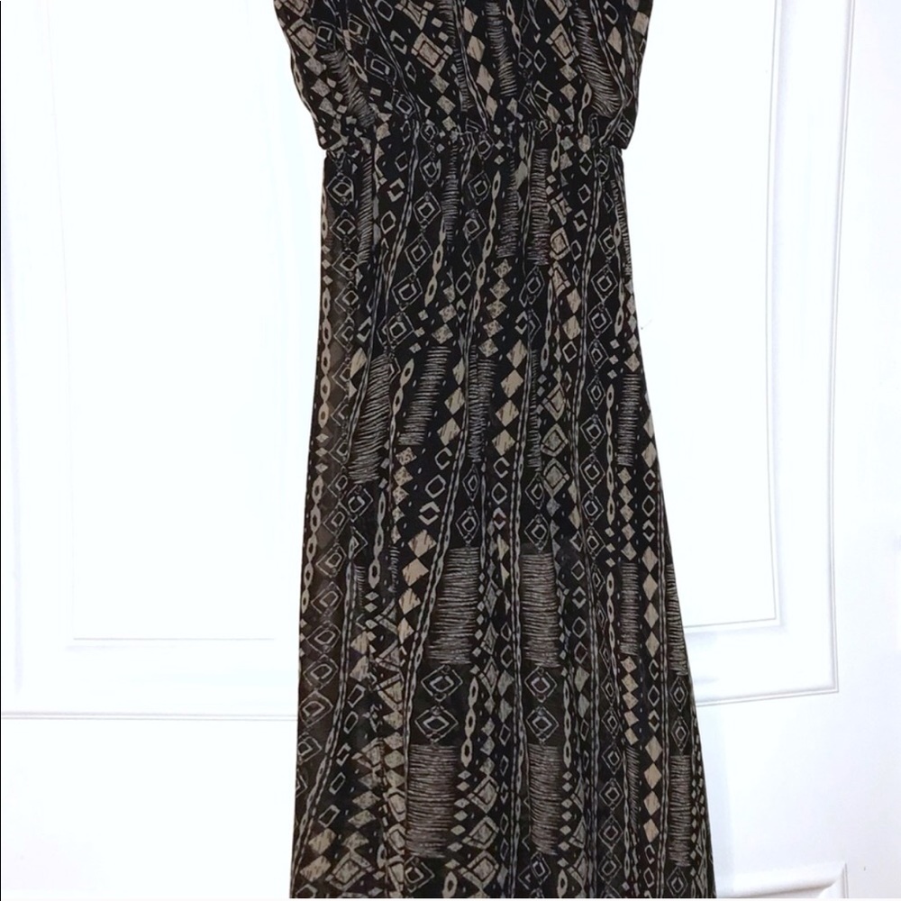 4-for-$25! ✨Tribal Printed Wrap Front Maxi Dress - Picture 7 of 8